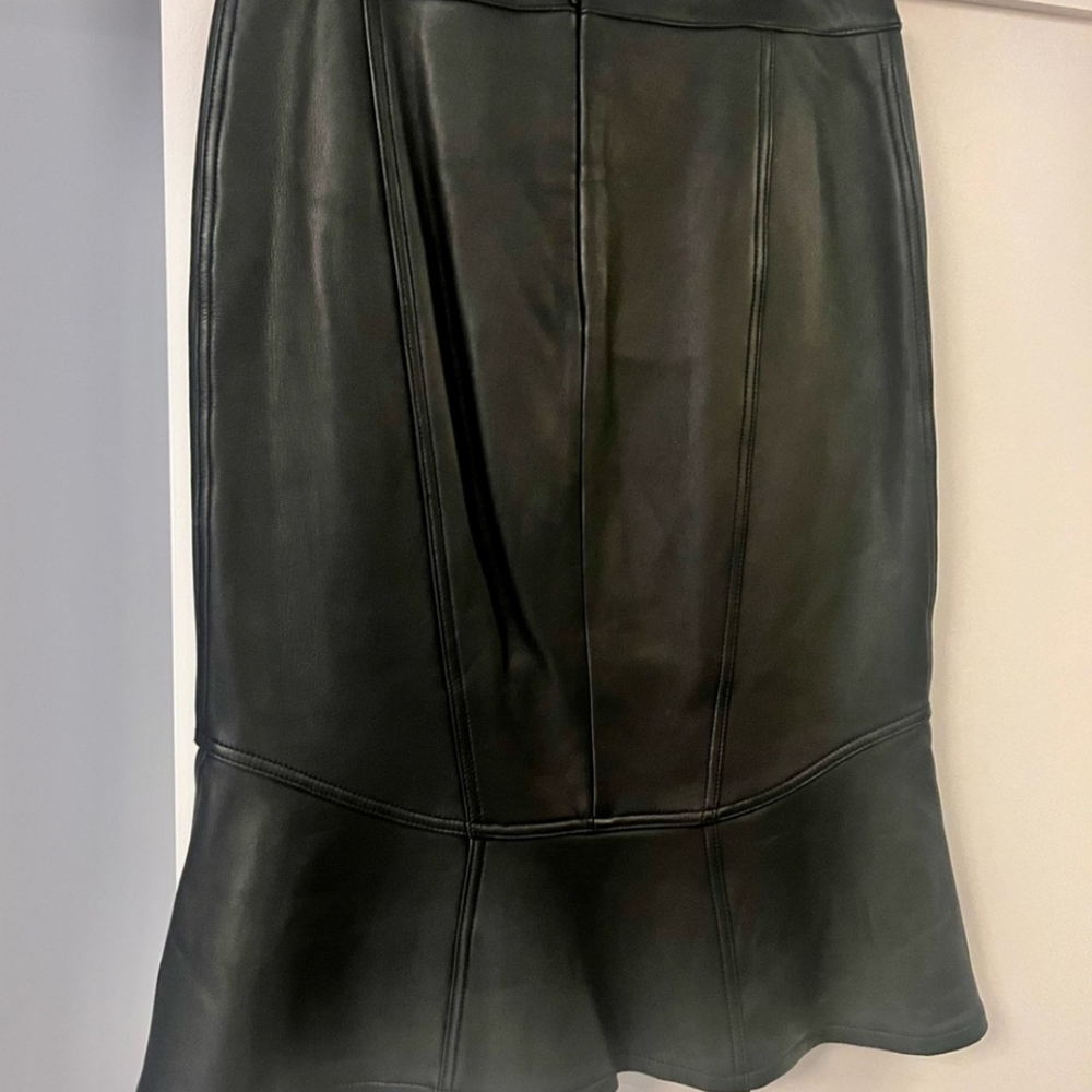 BCBGMAXAZRIA RUNWAY Fluted Leather Skirt - Picture 11 of 11